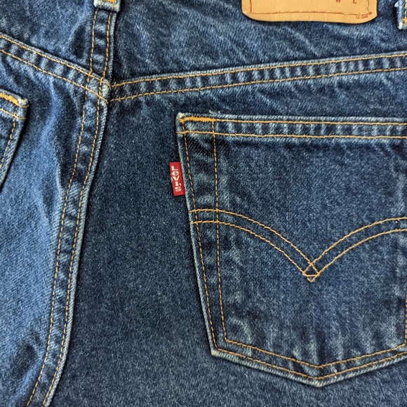 Blue Dark Wash Levi Short - Picture 10 of 12